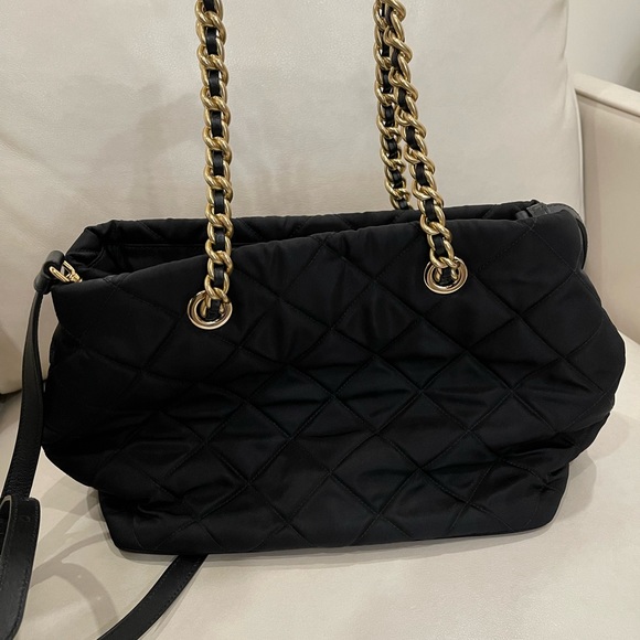 💯 Authentic LIKE NEW PRADA Re-Edition 1995 Tote 🖤 - Picture 4 of 12